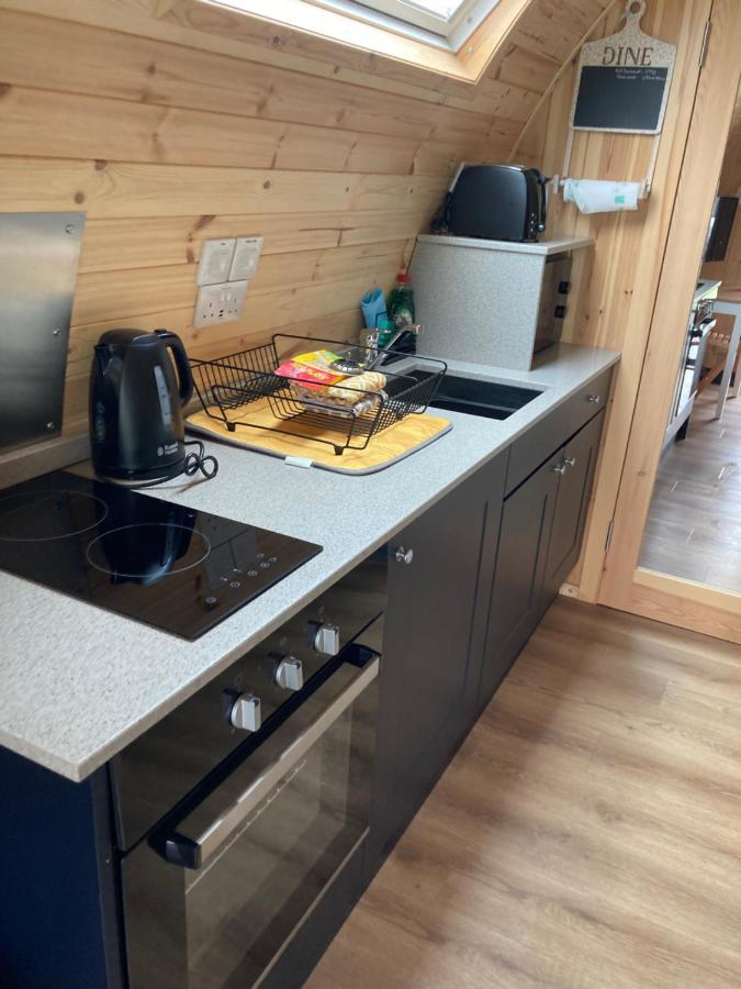 Hotel Robins Nest Glamping Pod With Hot Tub Keith Exterior foto