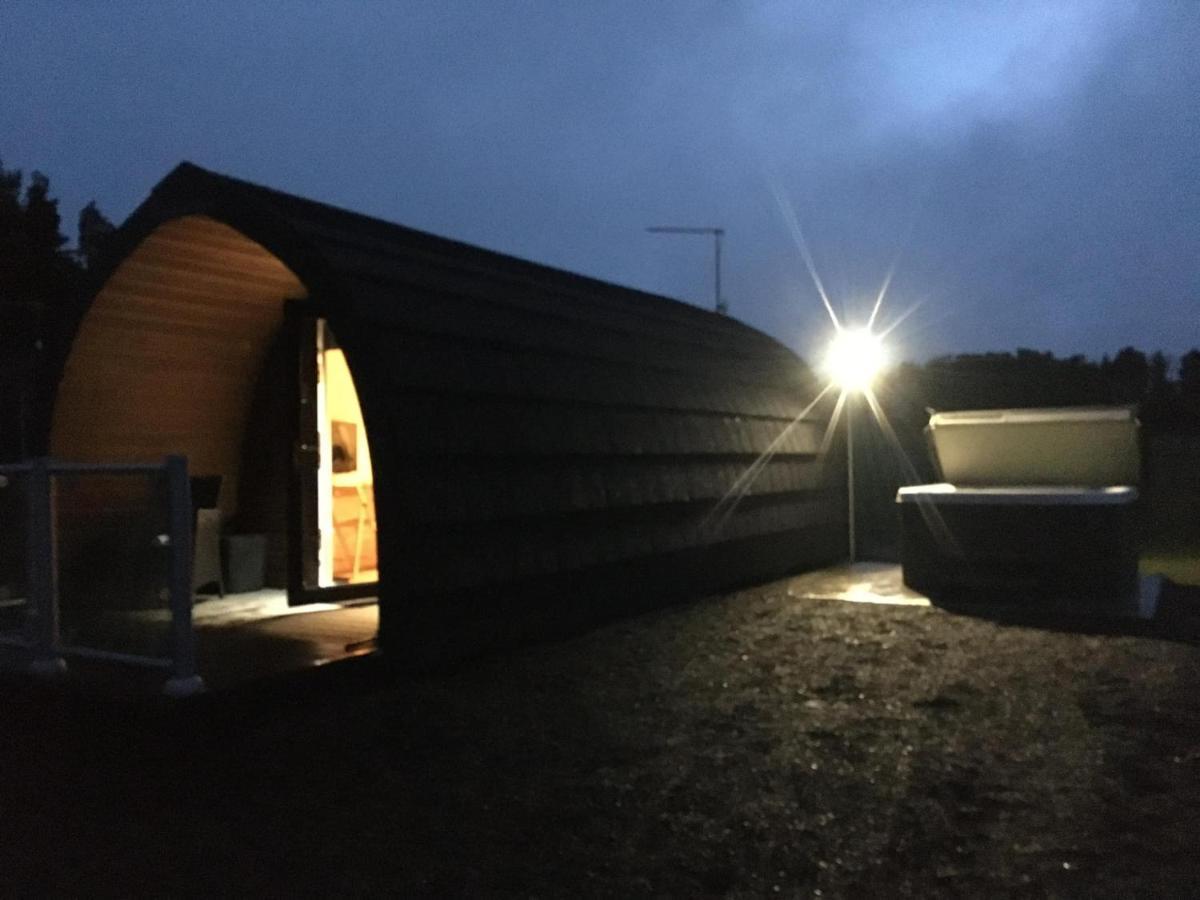 Hotel Robins Nest Glamping Pod With Hot Tub Keith Exterior foto